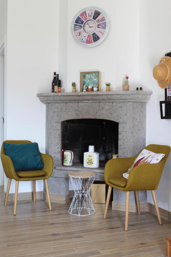 La Petite Famille Aparthotel Corchiano ภายนอก รูปภาพ