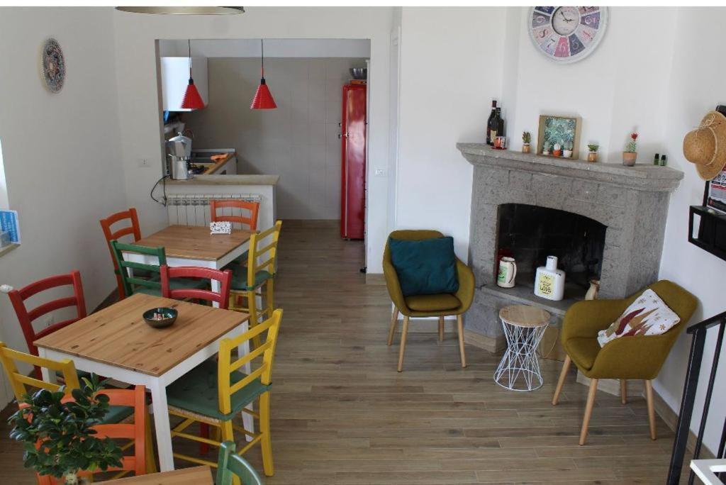 La Petite Famille Aparthotel Corchiano ภายนอก รูปภาพ